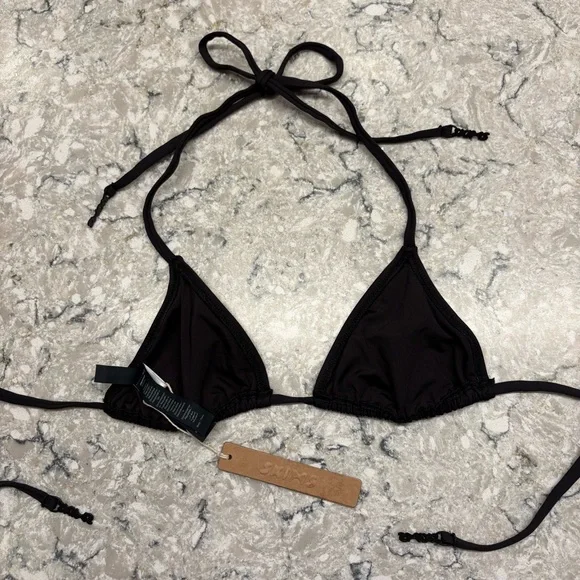 SKIMS Signature Swim Triangle Bikini Top with Logo Accents NWT Small Rare - Picture 5 of 9
